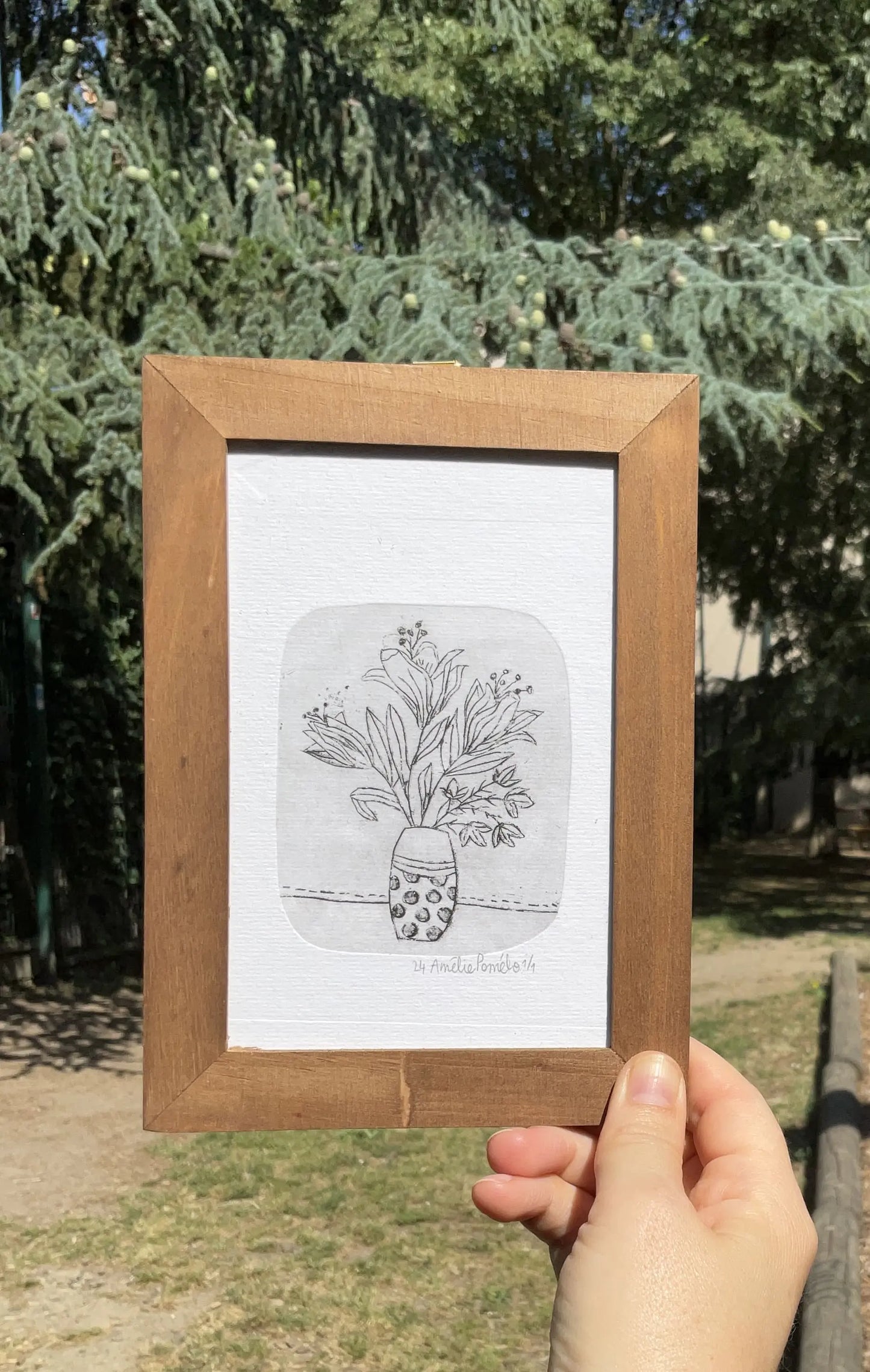 Gravure sur tétrapack représentant un bouquet de fleurs en pot. pièce unique. Idéale pour une décoration unique ou un cadeau