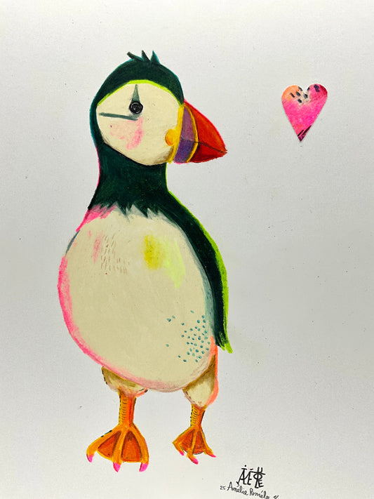 Macareux dessiné avec des crayons de couleurs. Coeur fluo collé à côté. Pièce unique