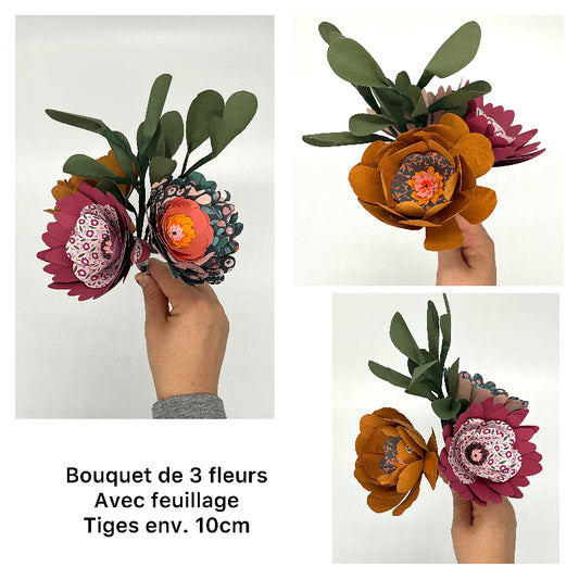 Bouquet de 3 petites fleurs en papier avec feuillage. Fait main. pièces uniques