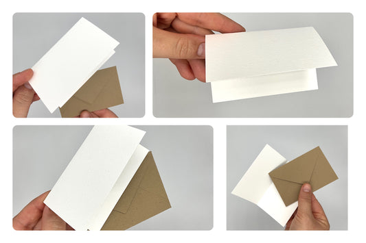 Photo représentant une petite carte double de format rectangulaire. Pour que le client puisse avoir une idée de la taille de la carte à personnaliser.