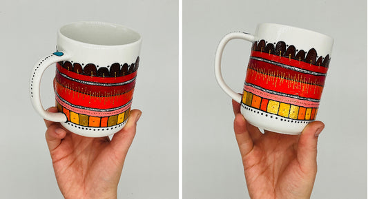 Mug en porcelaine peint à la main avec des motifs colorés. Idéal pour le café, un thé ou un chocolat chaud. Pièce unique