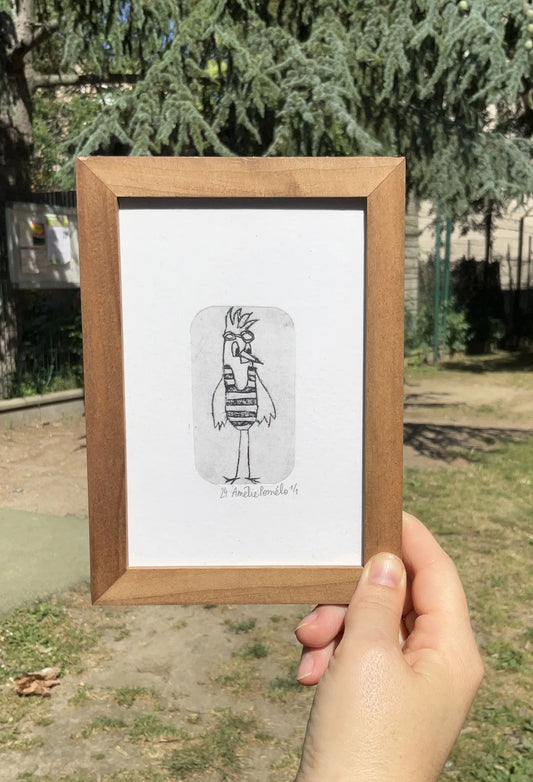 Gravure sur tétrapack représentant un oiseau en maillot de bain rayé. humoristique. Pièce unique et idéale pour une décoration intérieure.