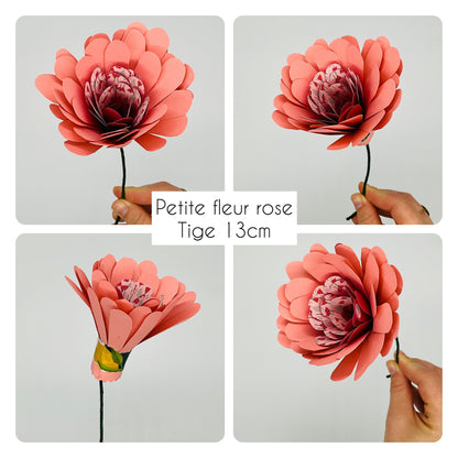 Petite fleur en papier découpé à la main. tons roses. Pièce unique