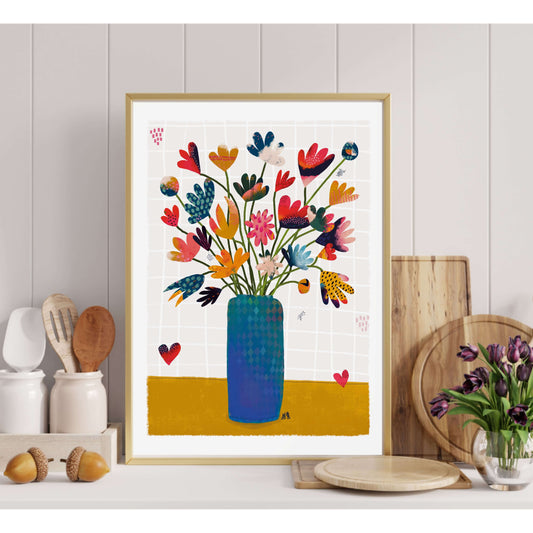 affiche représentant un grand bouquet de fleurs colorées dans un vase rectangulaire et long bleu. 