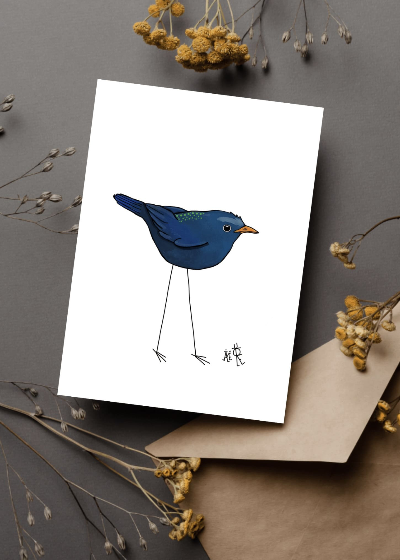 carte postale représentant un oiseau bleu foncé. idéale pour un adulte, l'anniversaire d'une femme ou d'un homme