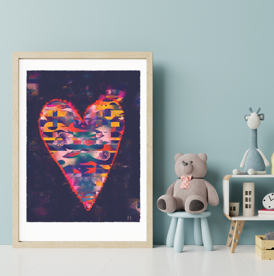 Grand coeur multicolore sur un fond violet foncé. Idéale pour décorer une chambre